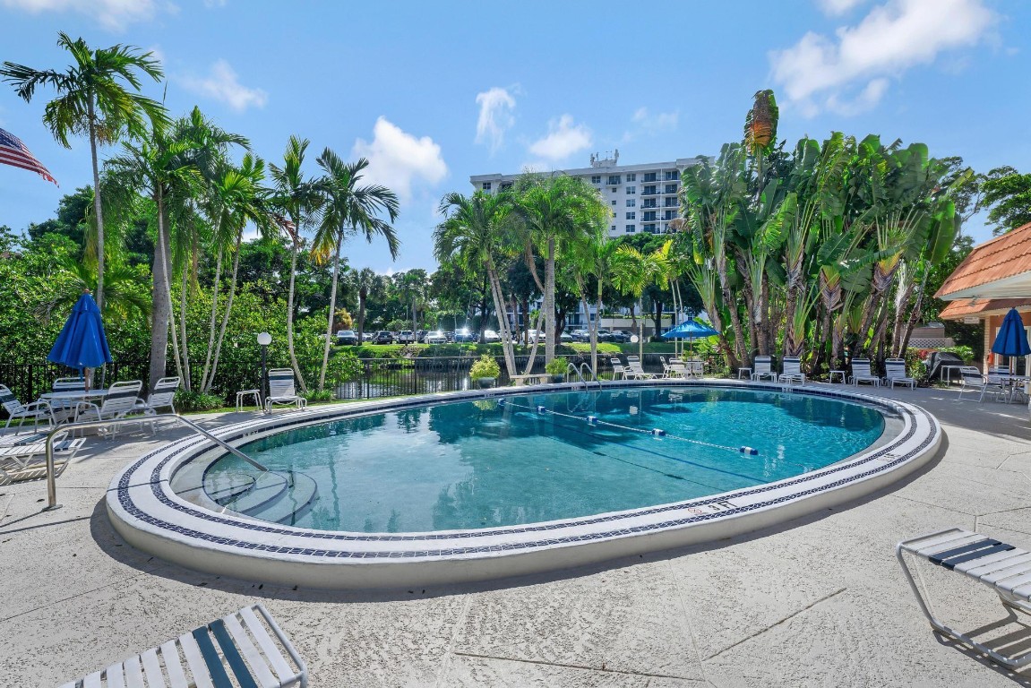 1920 NE 1st Ter 116 H