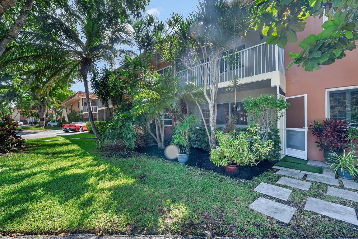 1920 NE 1st Ter 116 H