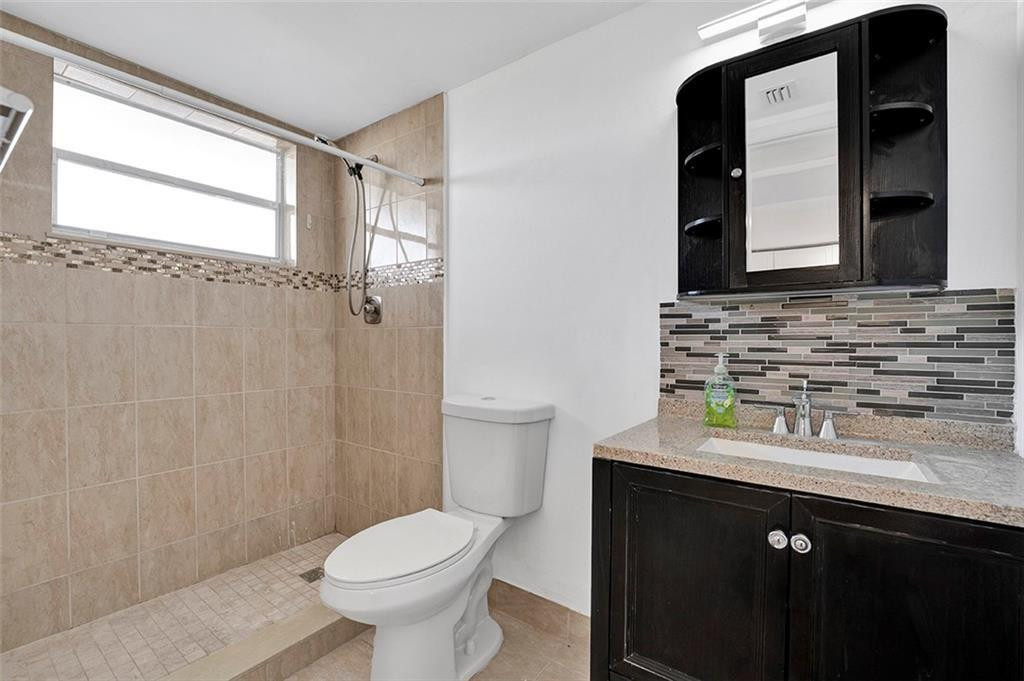 1751 NW 75th Ave 204