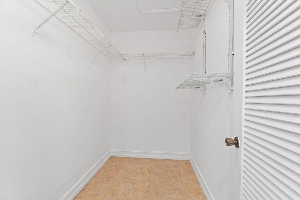 6060 S Falls Circle Dr 422