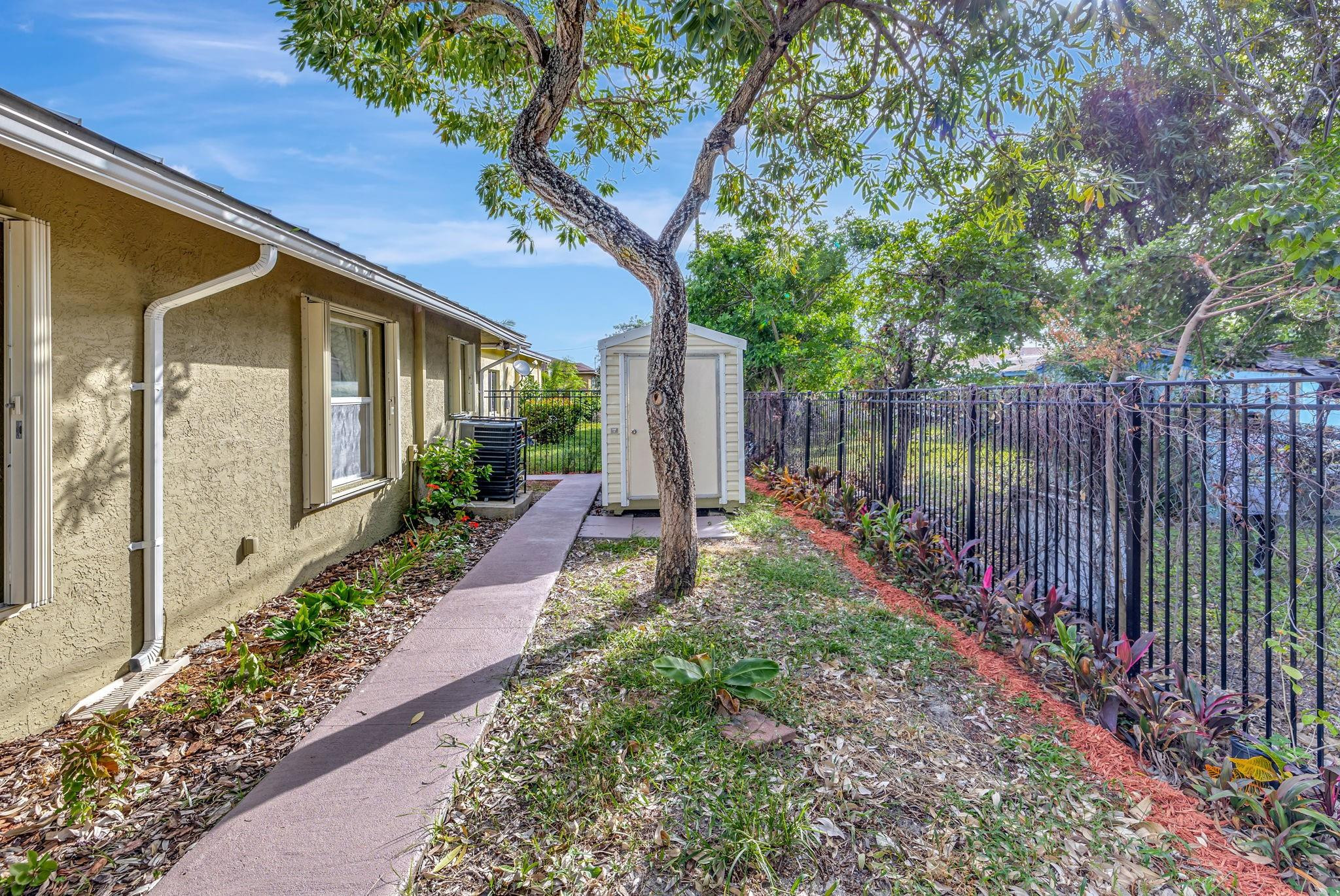 2490 NW 4th Court, Pompano Beach