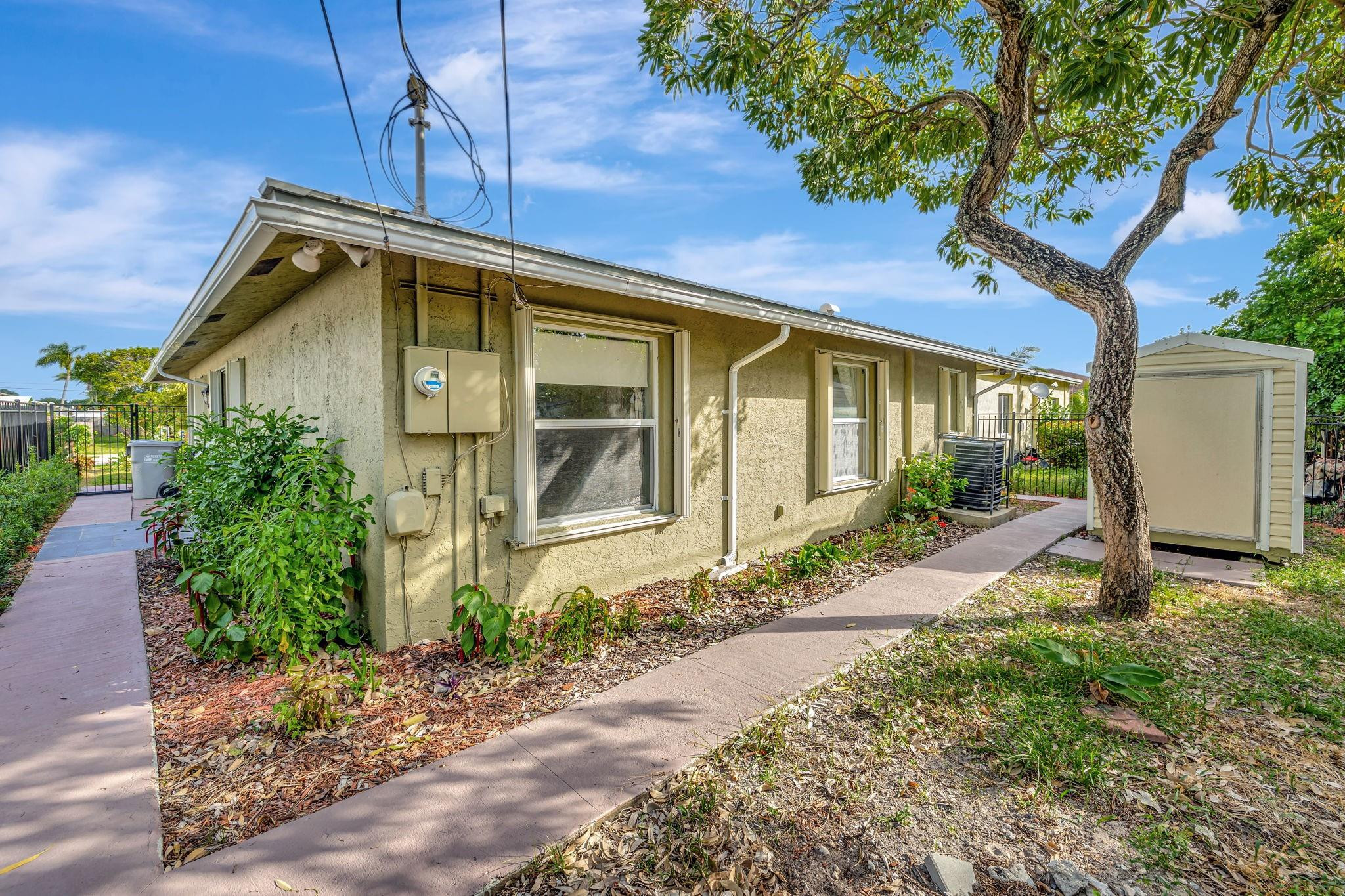 2490 NW 4th Court, Pompano Beach