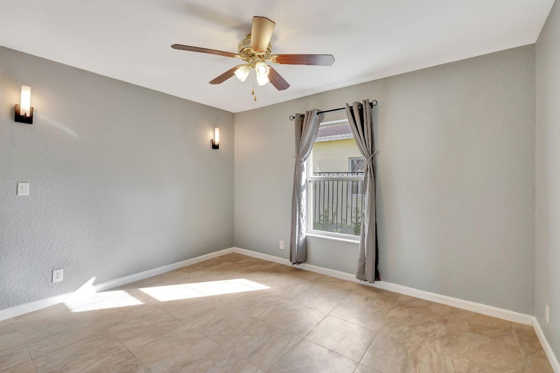 2490 NW 4th Court, Pompano Beach