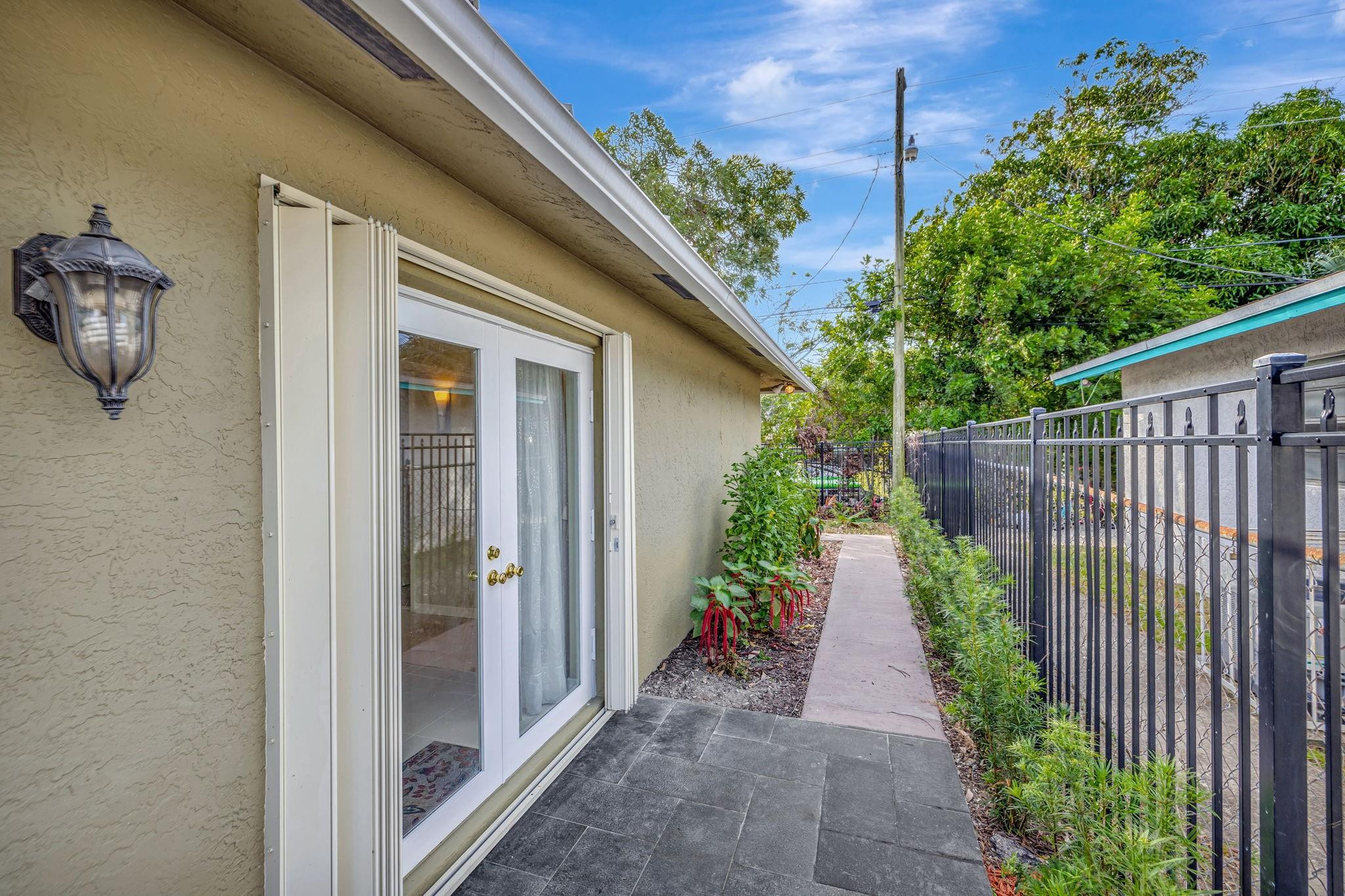 2490 NW 4th Court, Pompano Beach