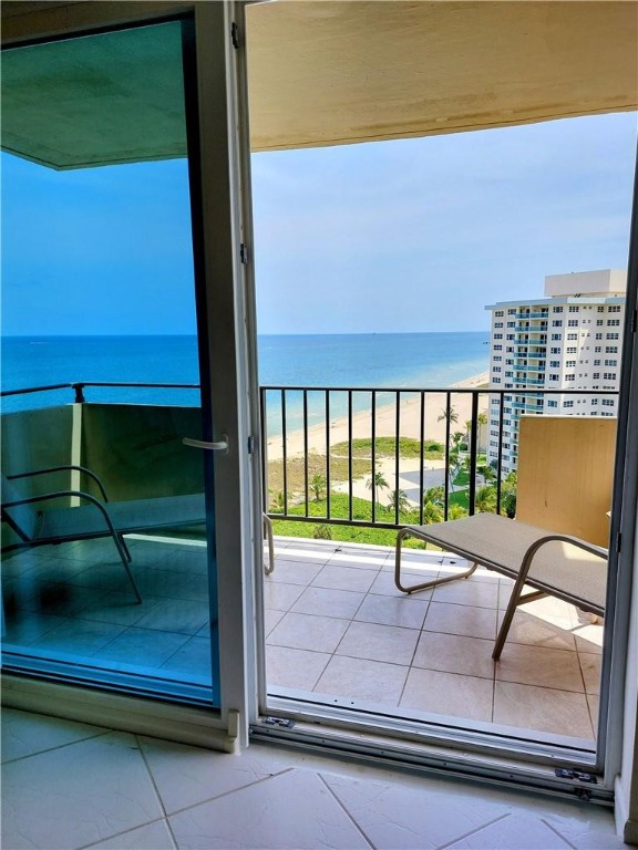 2000 S Ocean Blvd 14 F