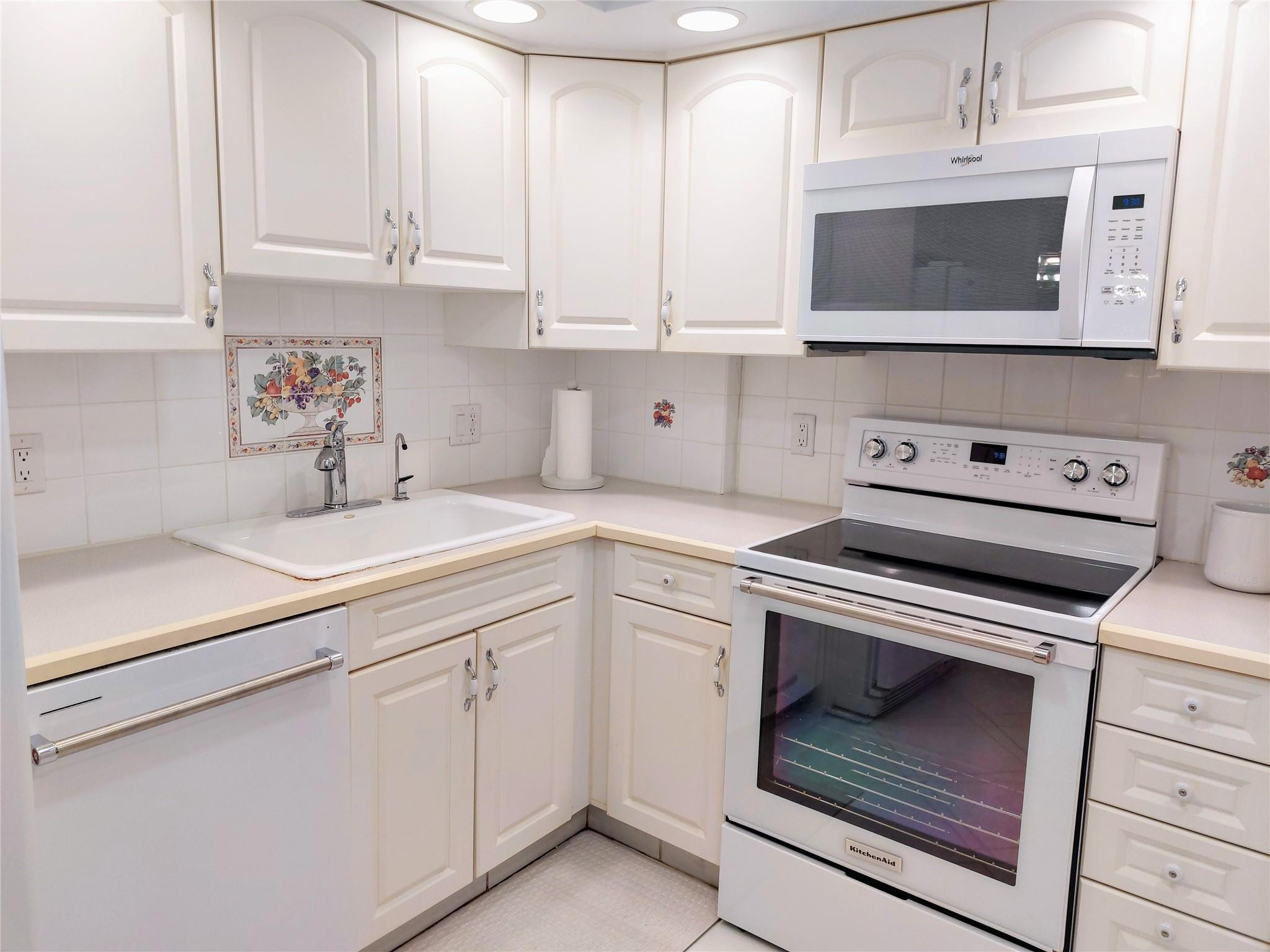 2000 S Ocean Blvd 14 F