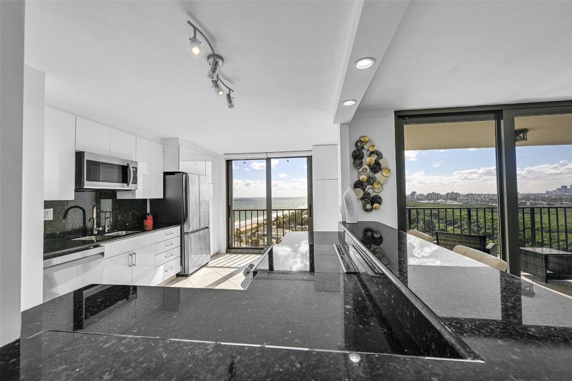 1901 N Ocean Blvd TH-D