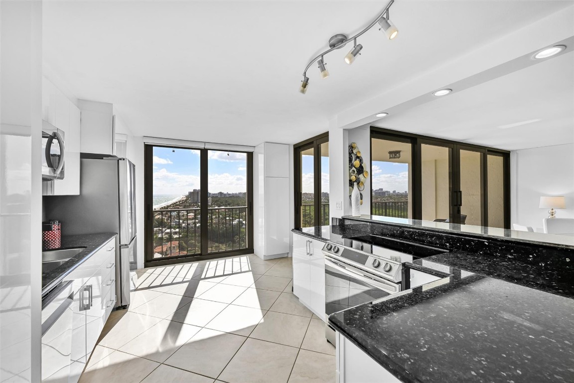 1901 N Ocean Blvd TH-D