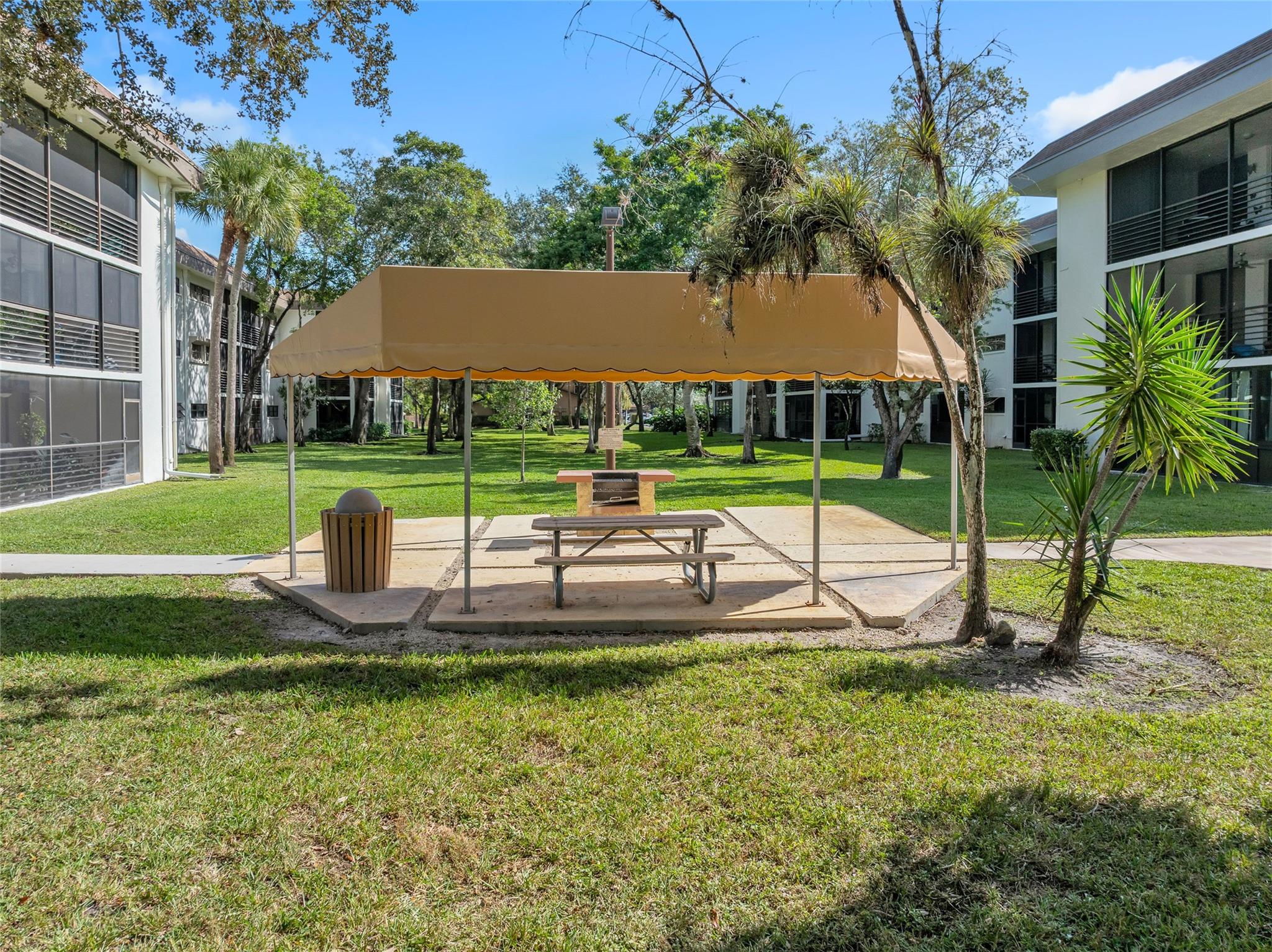 7653 NW 79th Ave 208