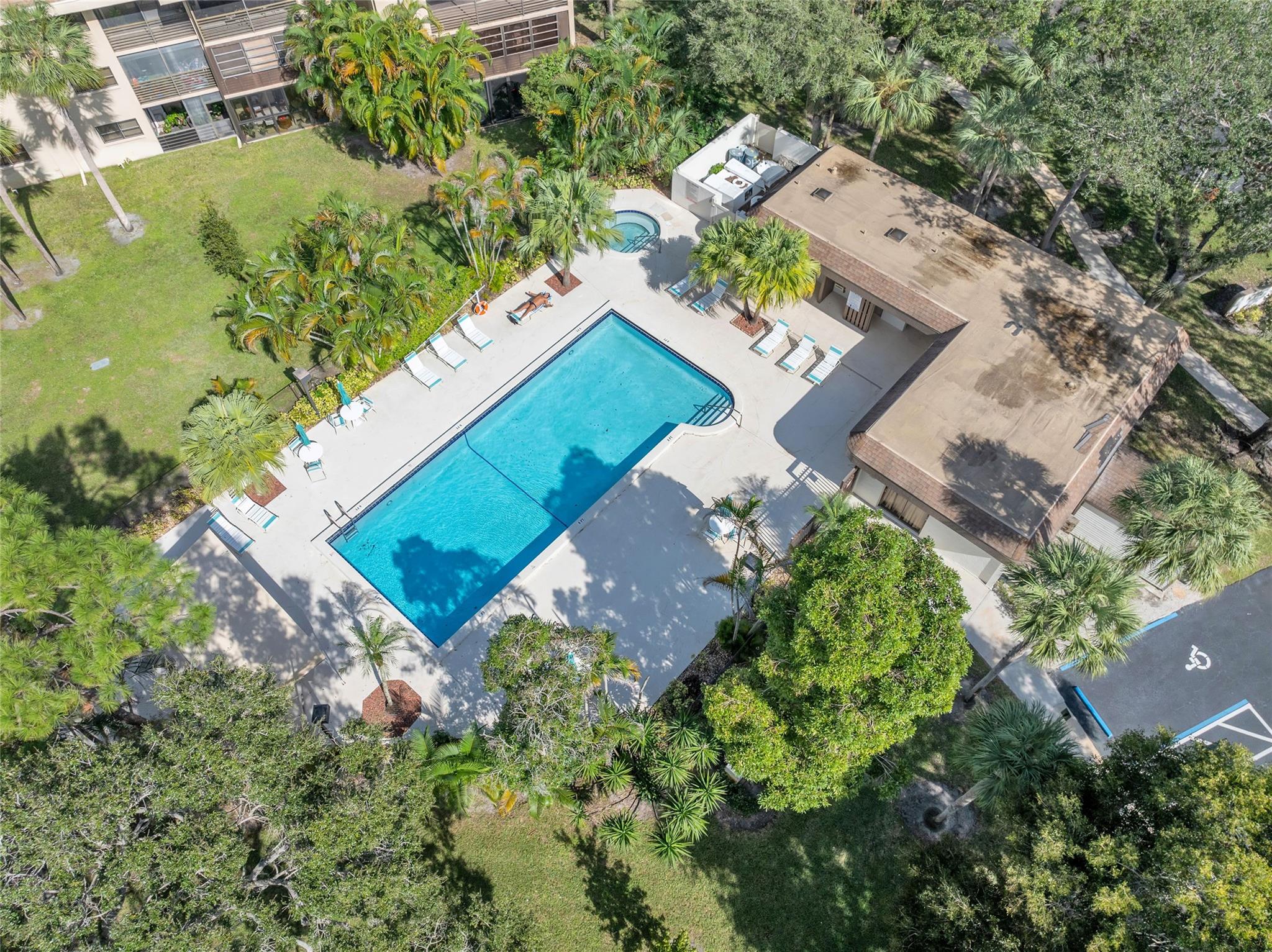 7653 NW 79th Ave 208