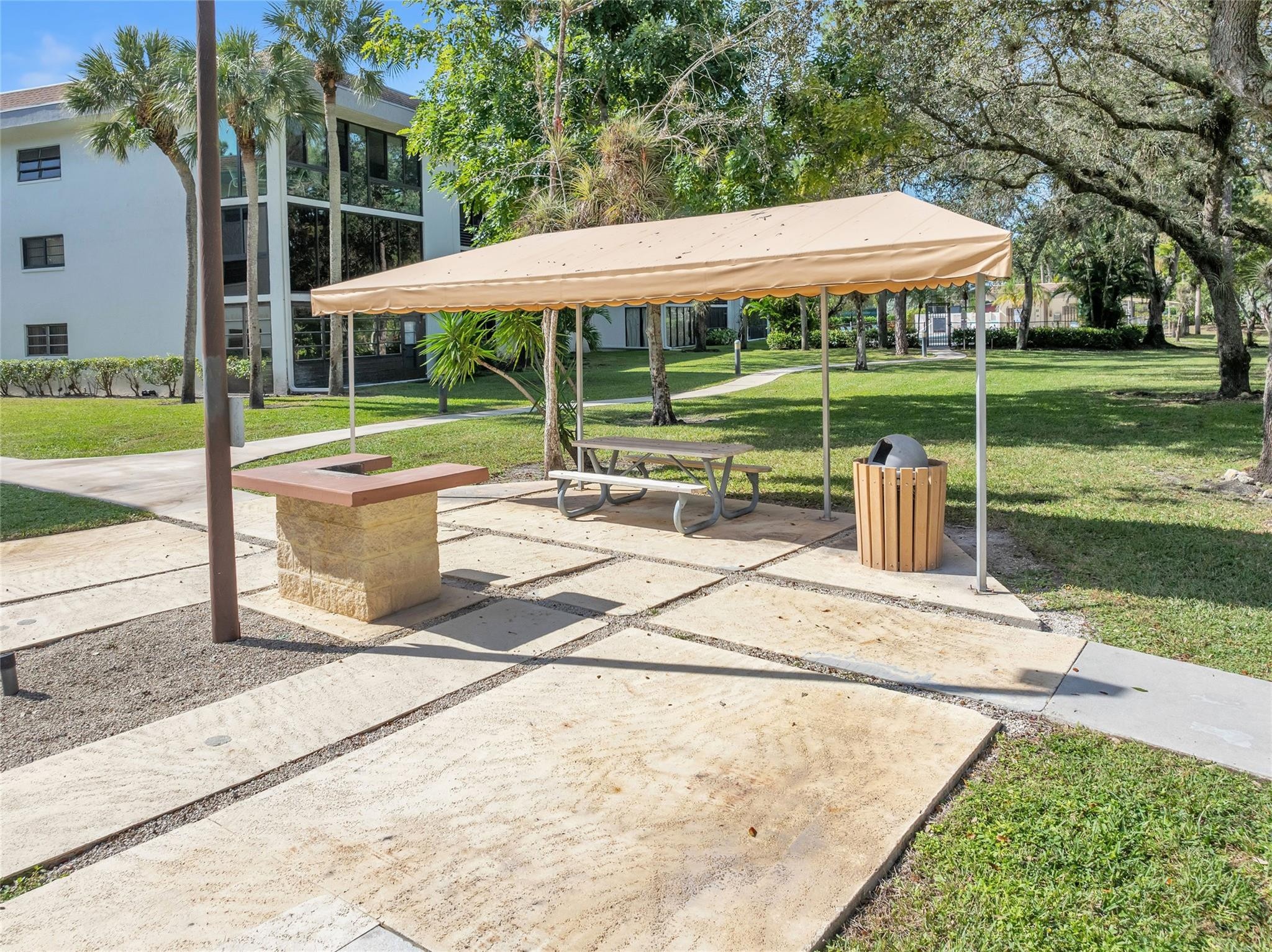 7653 NW 79th Ave 208