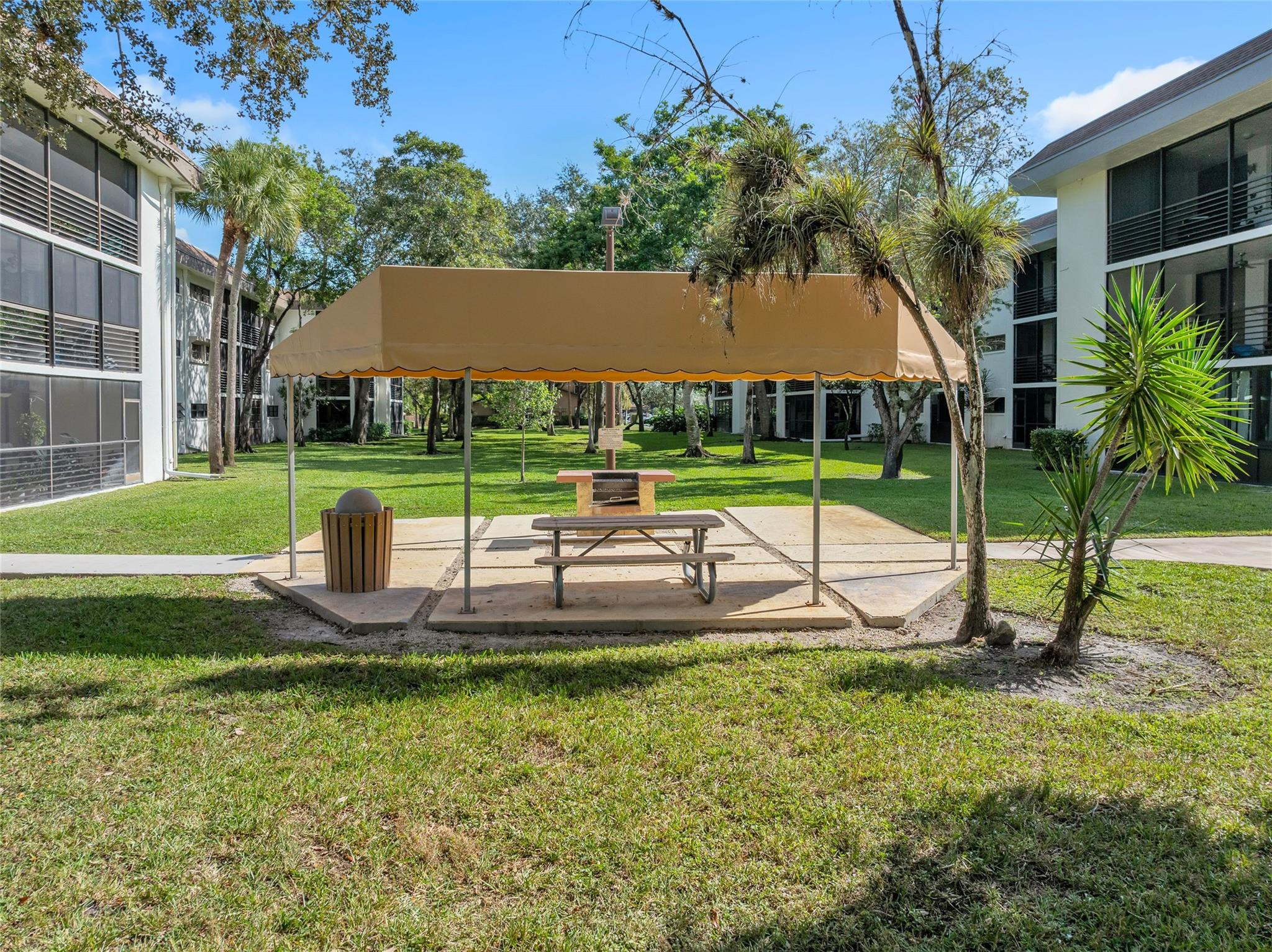 7653 NW 79th Ave 208