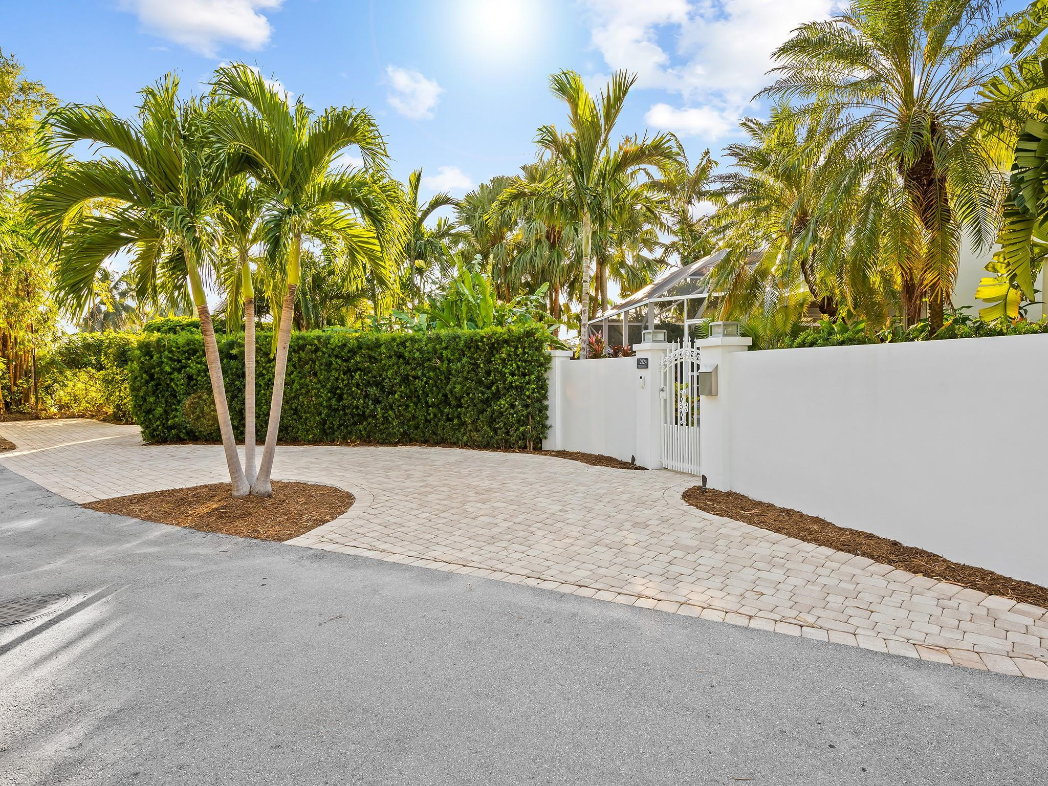 2124 Coral Shores Dr