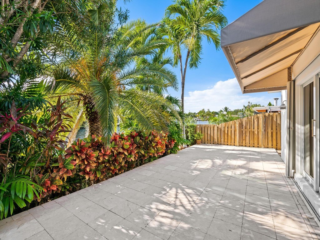 2124 Coral Shores Dr