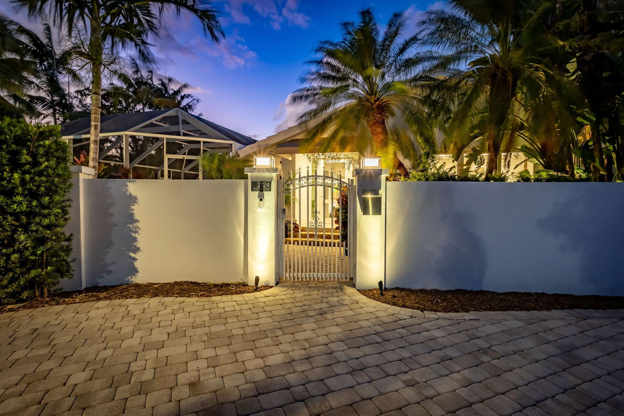 2124 Coral Shores Dr