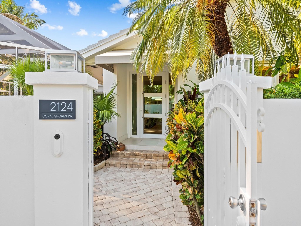 2124 Coral Shores Dr