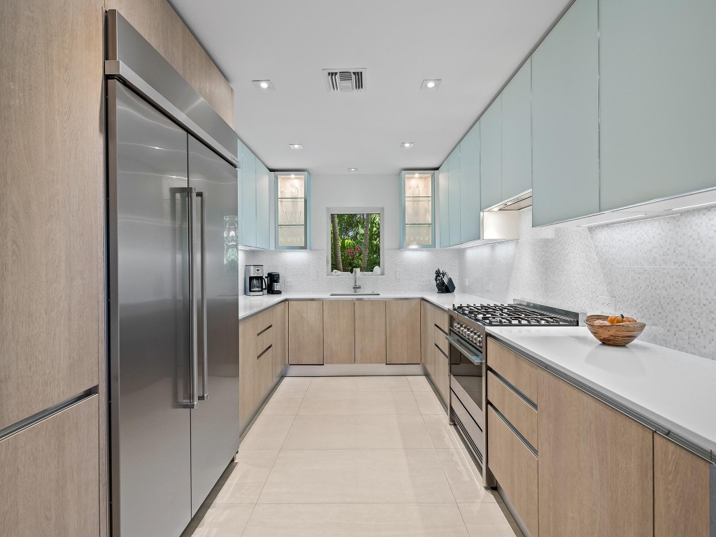 2124 Coral Shores Dr