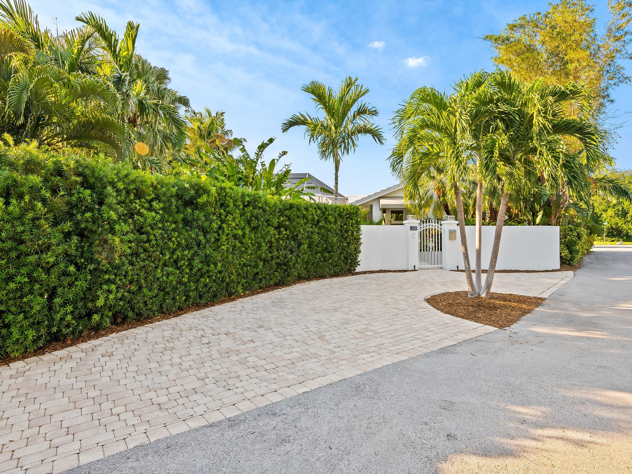 2124 Coral Shores Dr