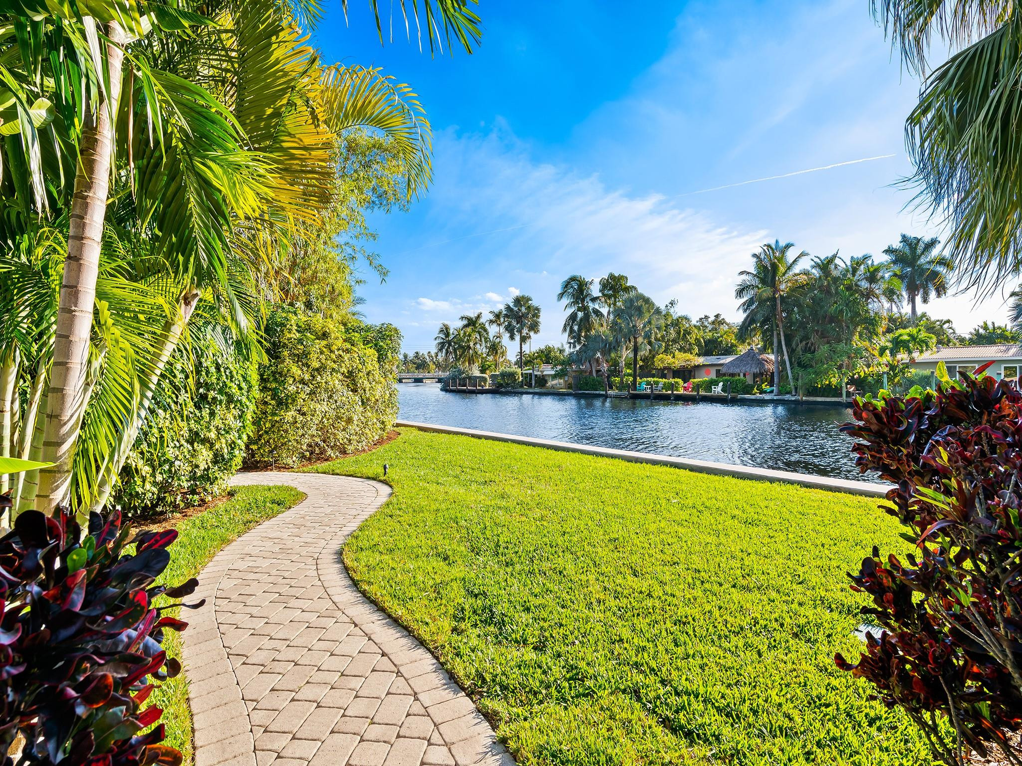 2124 Coral Shores Dr