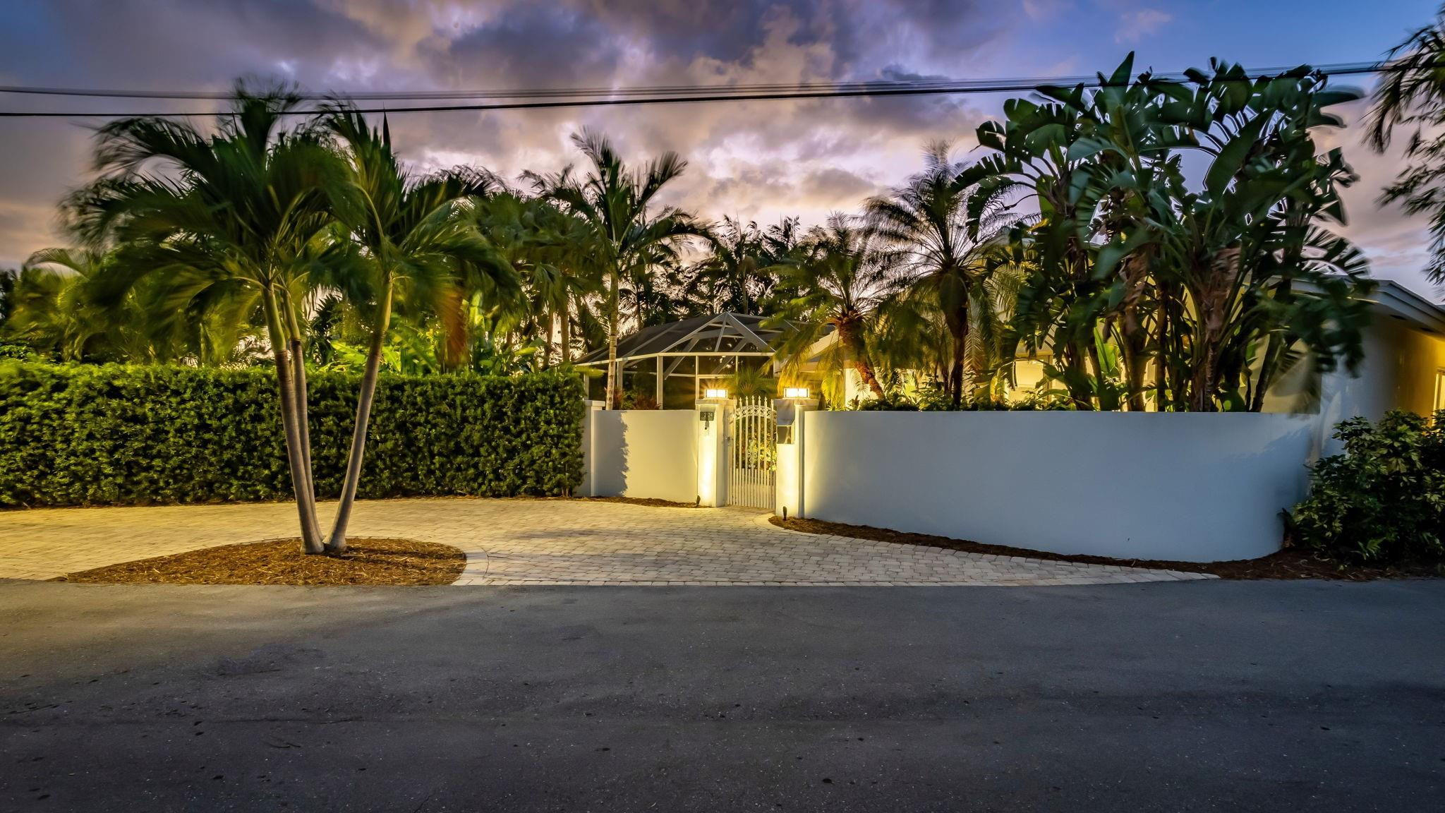 2124 Coral Shores Dr
