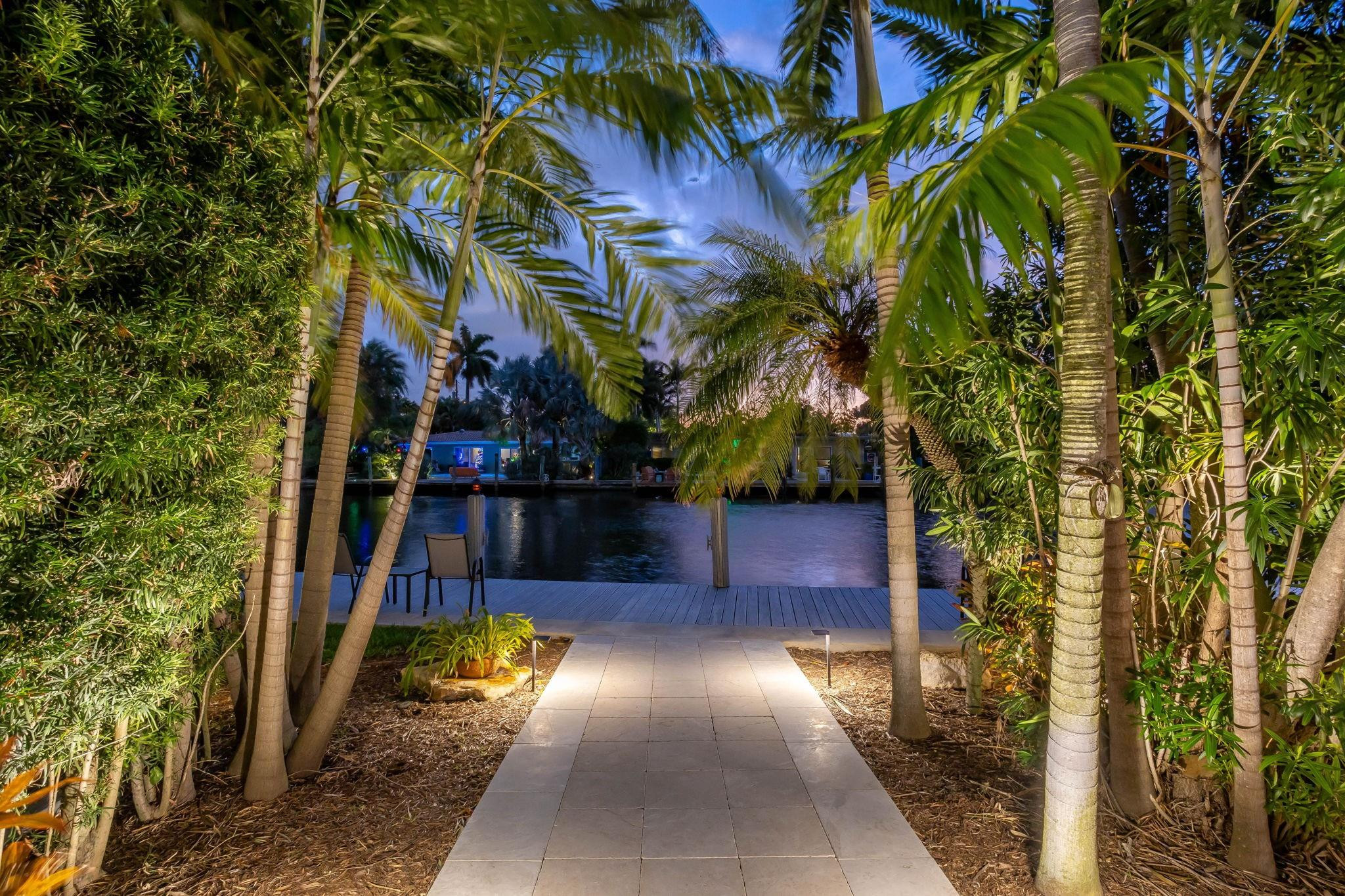 2124 Coral Shores Dr