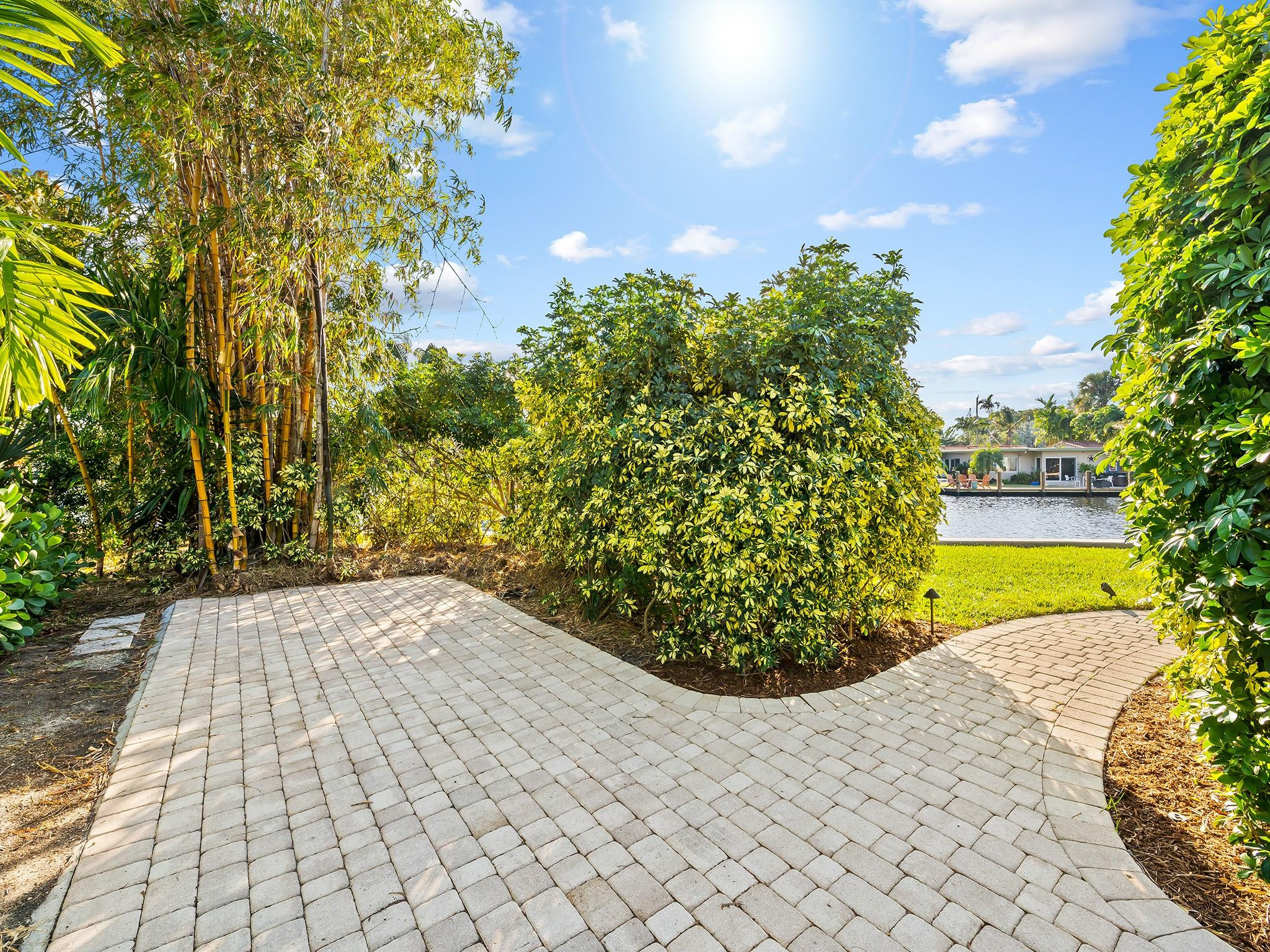 2124 Coral Shores Dr