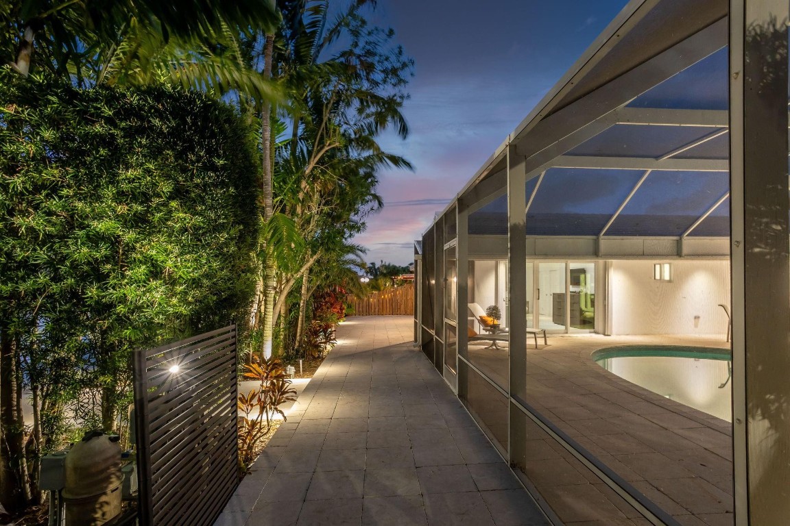 2124 Coral Shores Dr