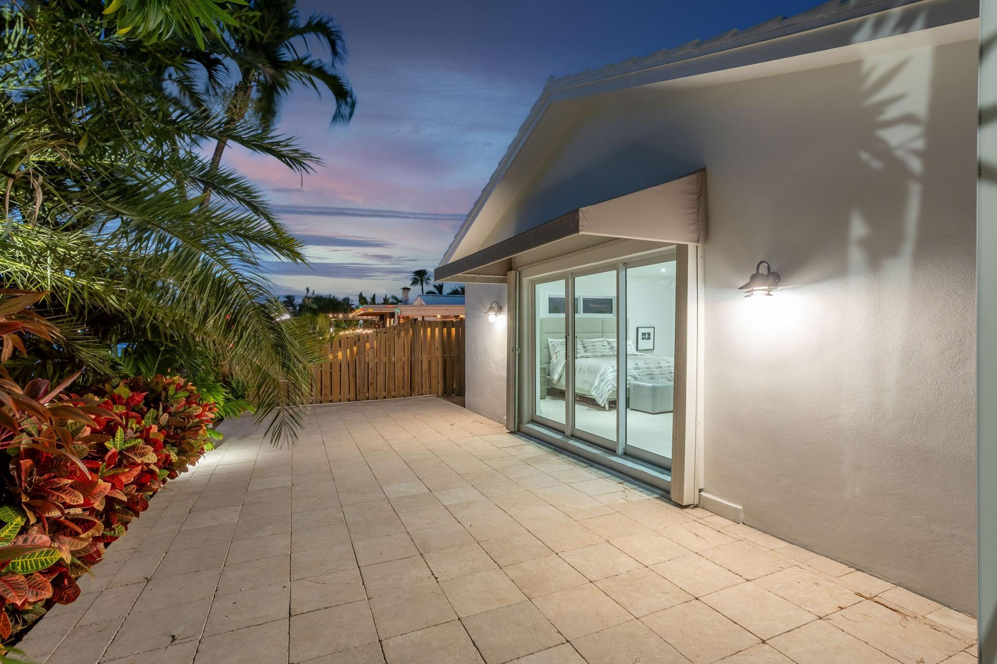 2124 Coral Shores Dr