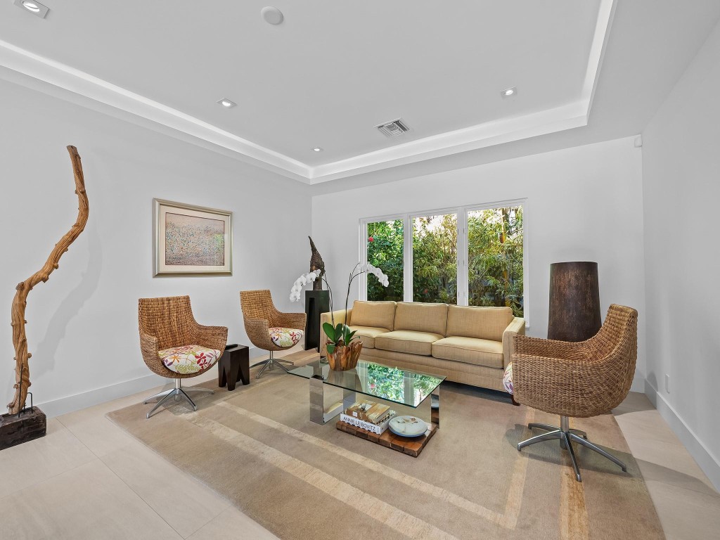 2124 Coral Shores Dr