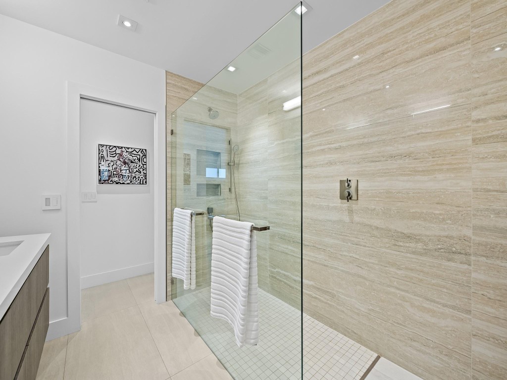 2124 Coral Shores Dr