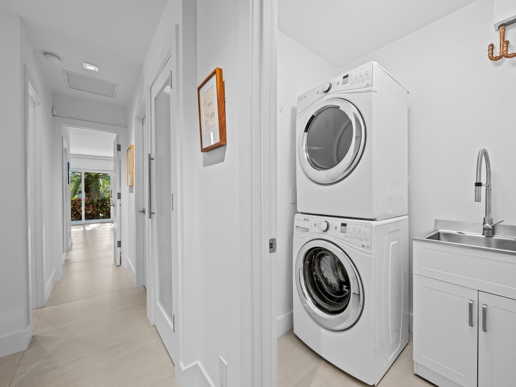 2124 Coral Shores Dr