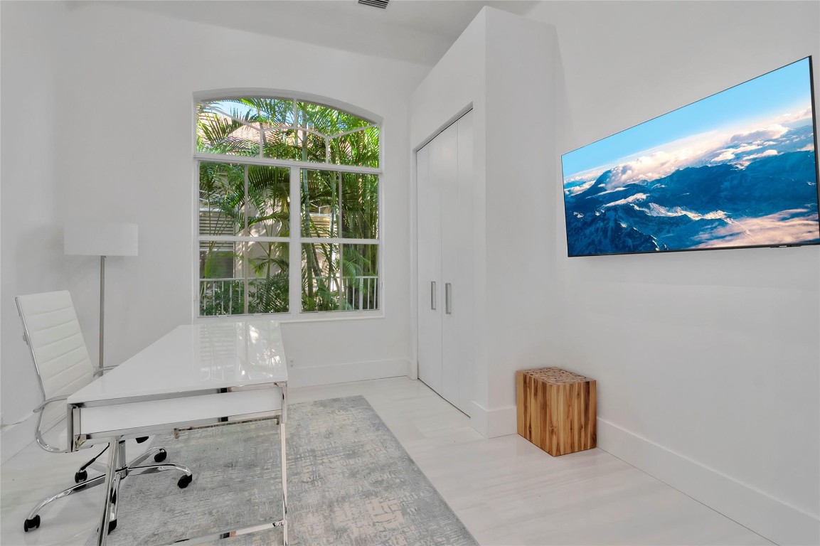 4088 NW Briarcliff Circle