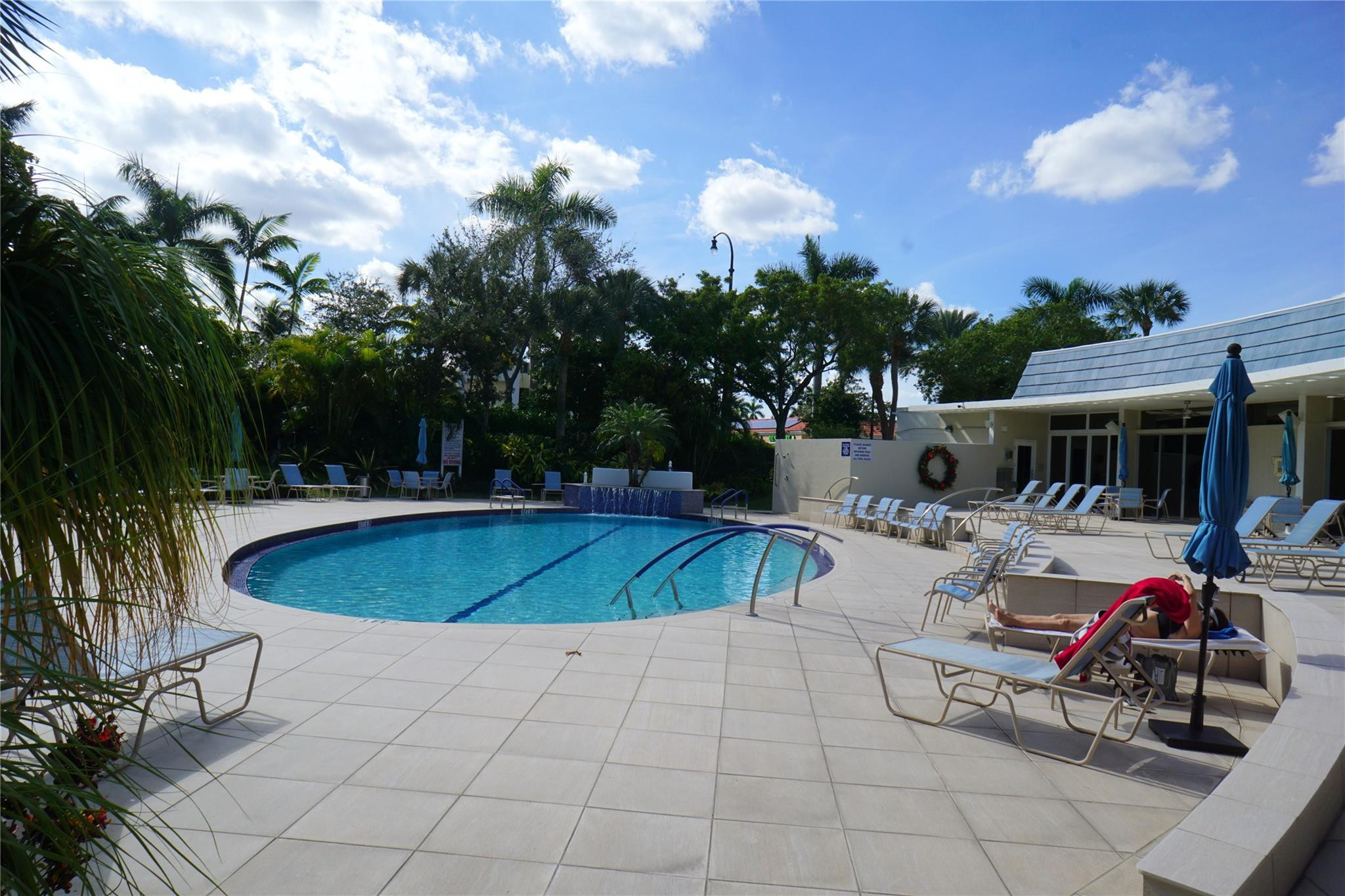 1427 E Hillsboro Blvd 628