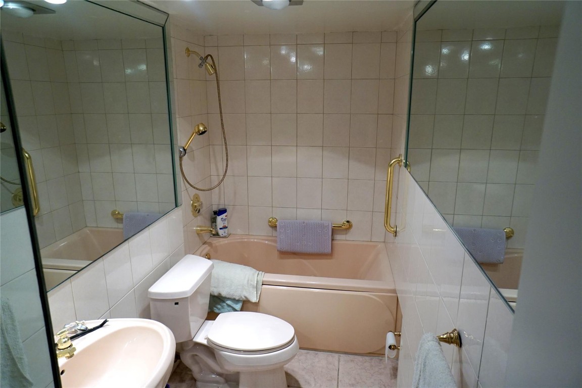 1427 E Hillsboro Blvd 628