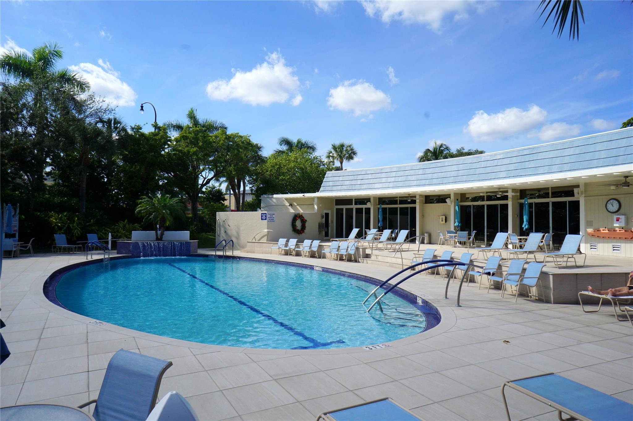 1427 E Hillsboro Blvd 628
