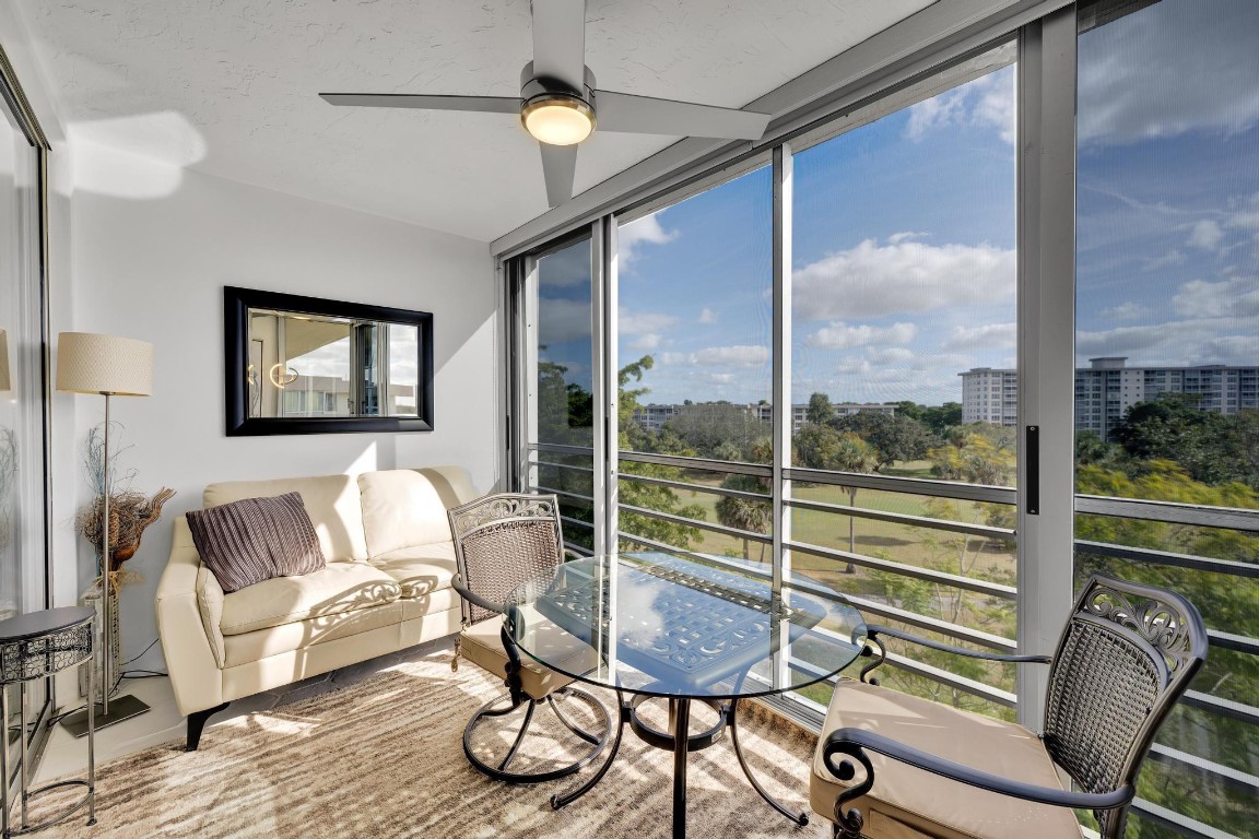 3800 OAKS CLUBHOUSE DR 511