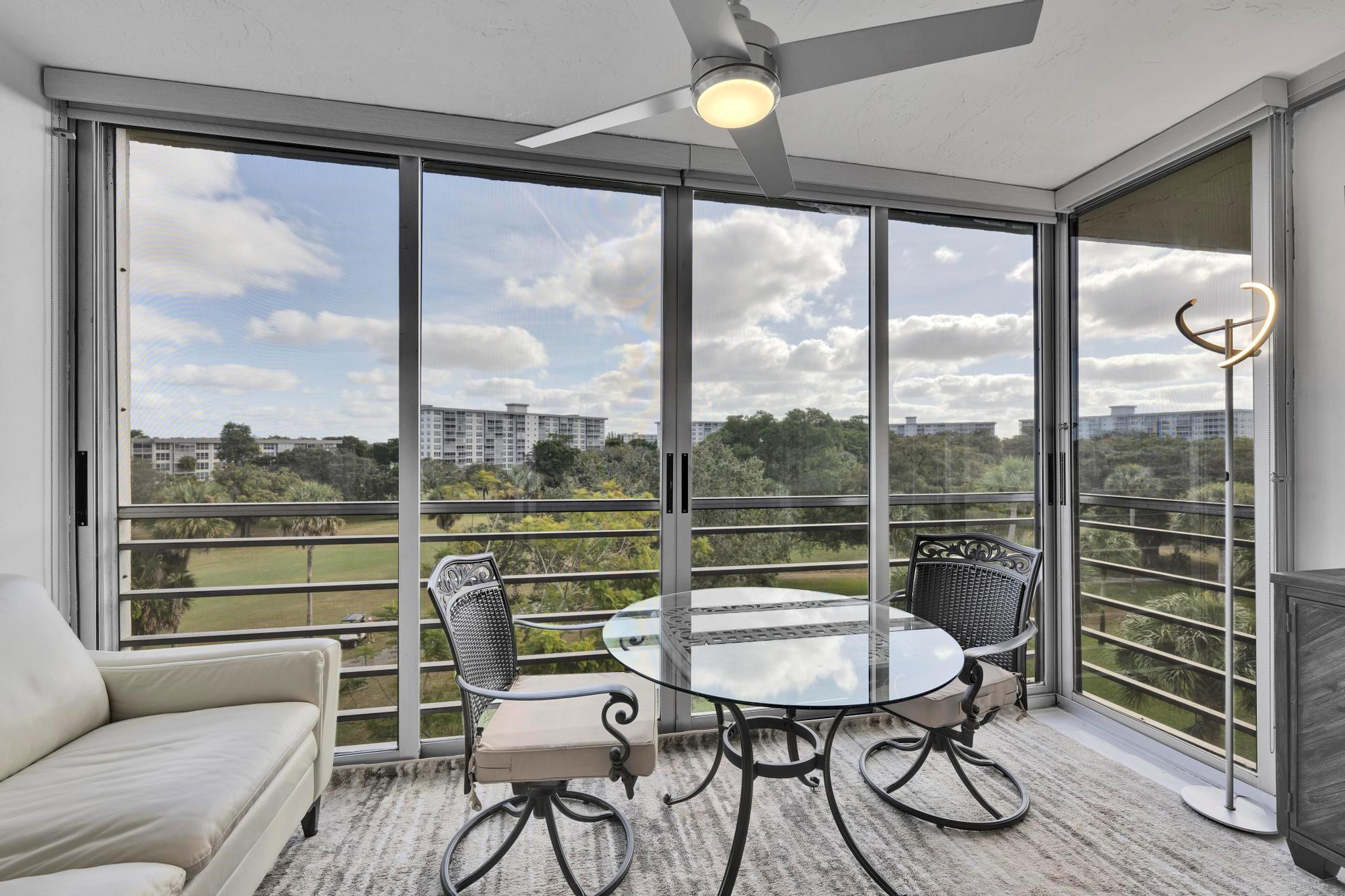 3800 OAKS CLUBHOUSE DR 511