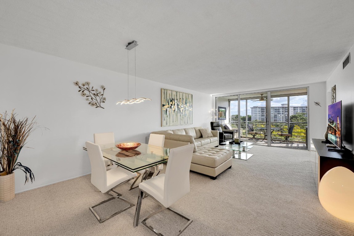 3800 OAKS CLUBHOUSE DR 511