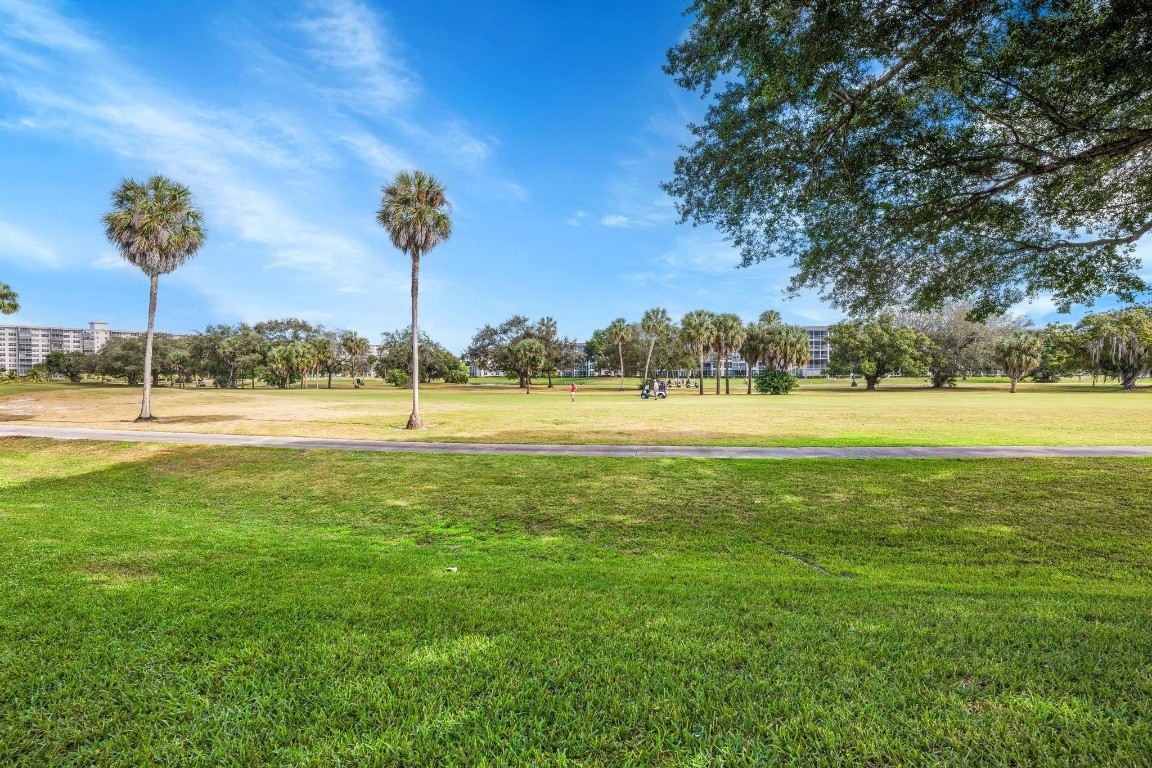 3800 OAKS CLUBHOUSE DR 511