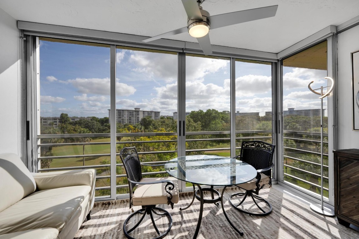 3800 OAKS CLUBHOUSE DR 511