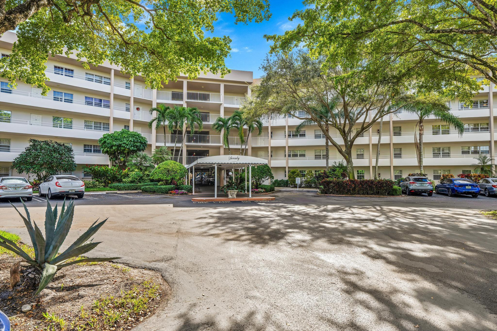 3800 OAKS CLUBHOUSE DR 511