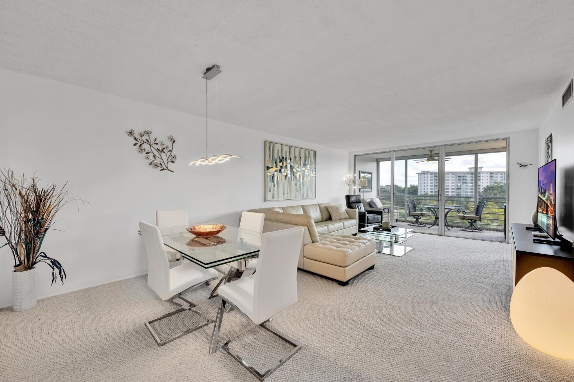 3800 OAKS CLUBHOUSE DR 511