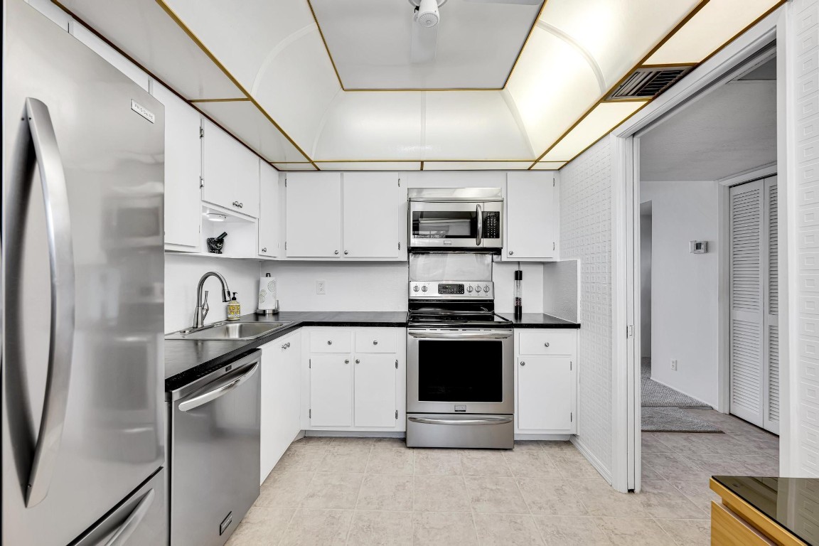 3800 OAKS CLUBHOUSE DR 511