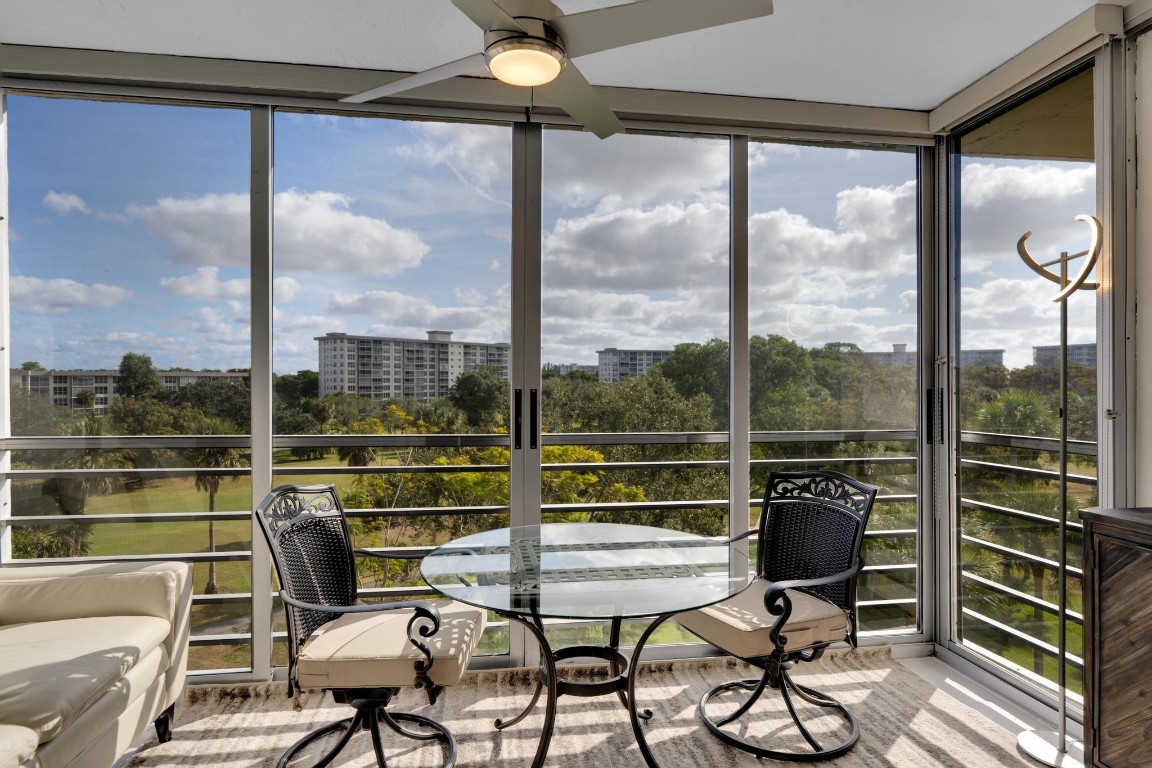 3800 OAKS CLUBHOUSE DR 511