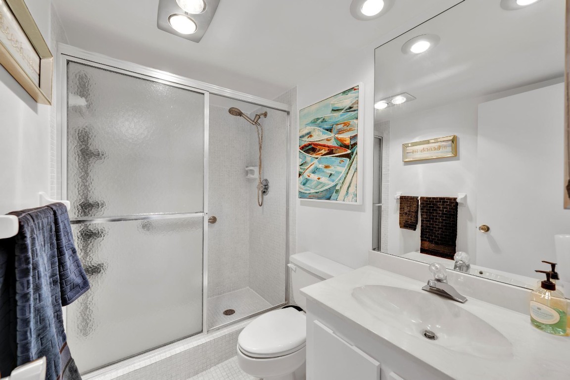 3800 OAKS CLUBHOUSE DR 511