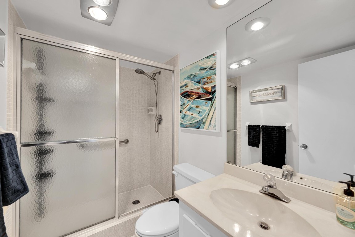 3800 OAKS CLUBHOUSE DR 511