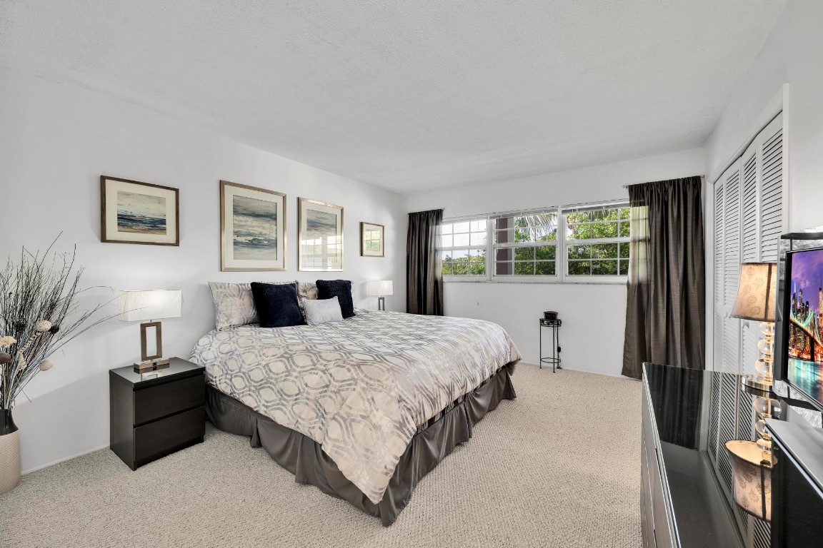 3800 OAKS CLUBHOUSE DR 511