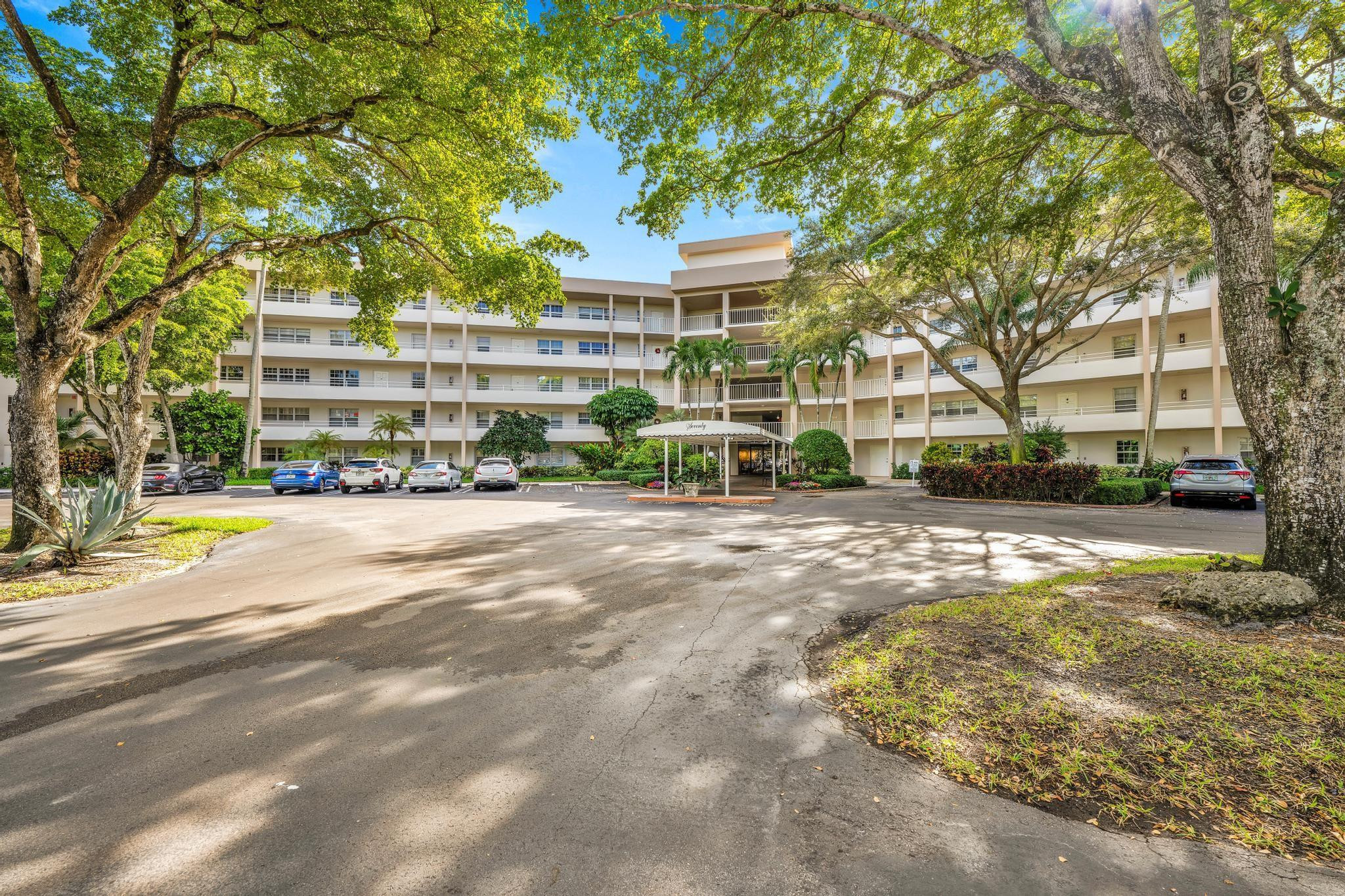 3800 OAKS CLUBHOUSE DR 511