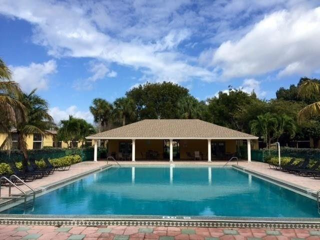 1508 Meadows Cir -