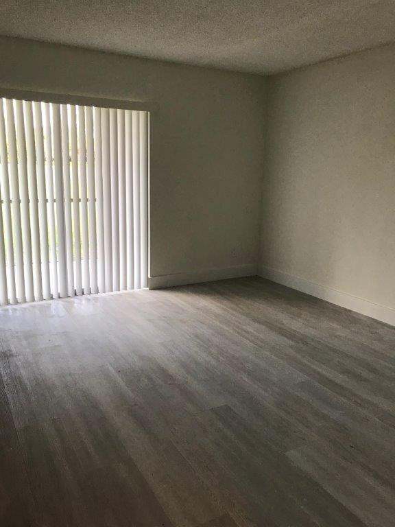 1508 Meadows Cir -